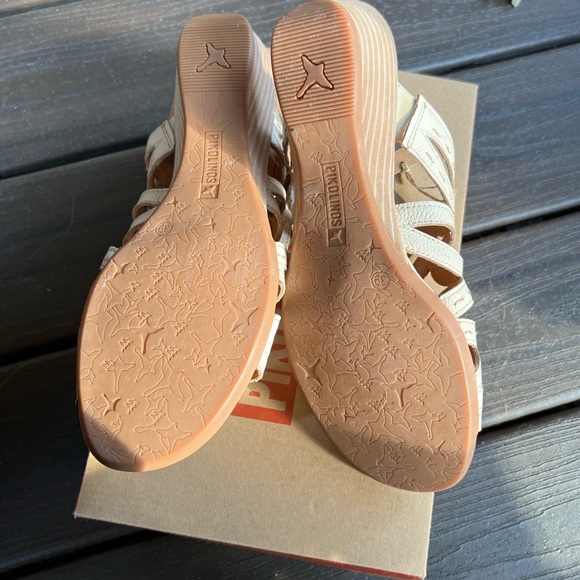 Pikolinos 2 inch wedge sandals. Size 39. New with tags & box. Non smoking home - Picture 3 of 6